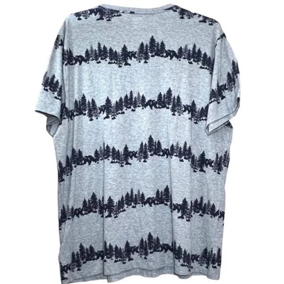 NWT Grey Navy Bear In Woods Cabin Time Stripped Pocket T Shirt - Picture 3 of 3